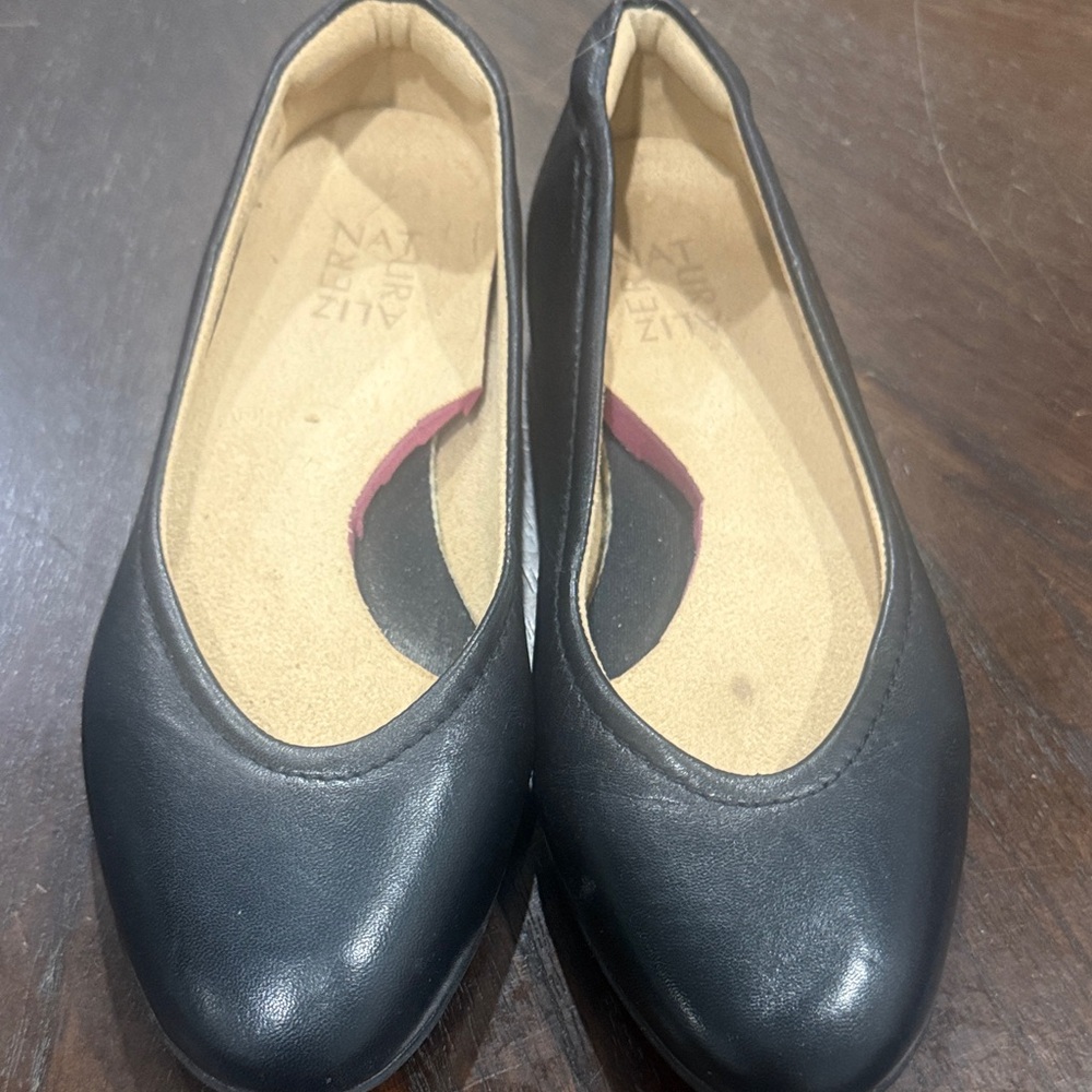 Naturalizer leather Women's Flats 7.5 W